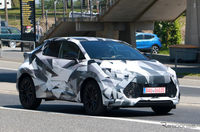 トヨタ C-HR 次期型プロトタイプ（スクープ写真）