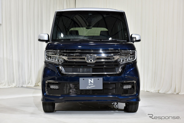 ホンダ N-BOX Custom