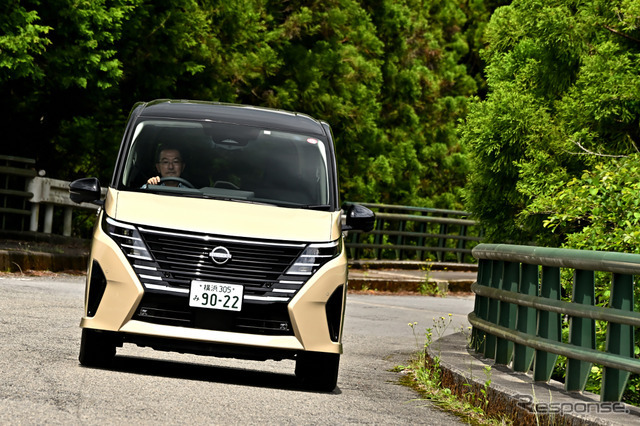 日産 セレナ e-POWER ハイウェイスターV（ボディカラー：利休）