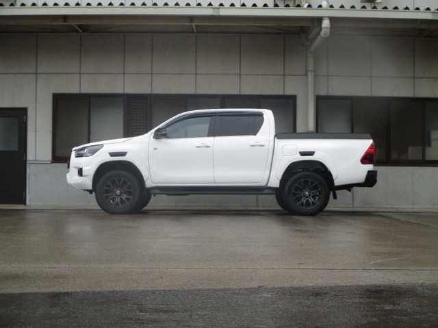 DEVIDE UP210 TOYOTAハイラックス用実装例（アップ量：F +40mm）