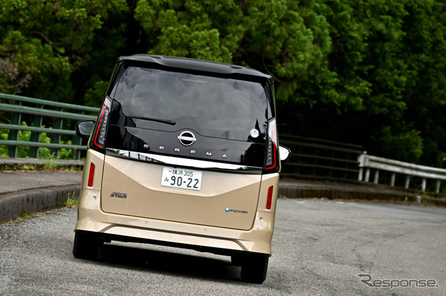 日産 セレナ e-POWER ハイウェイスターV