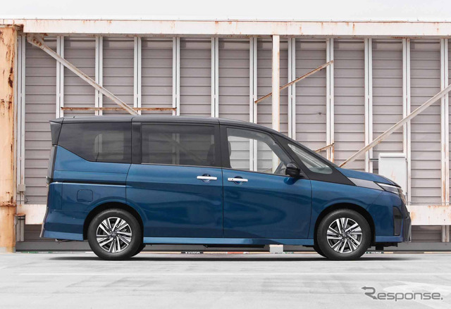 日産 セレナ e-POWER LUXION