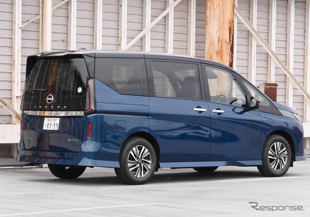 日産 セレナ e-POWER LUXION