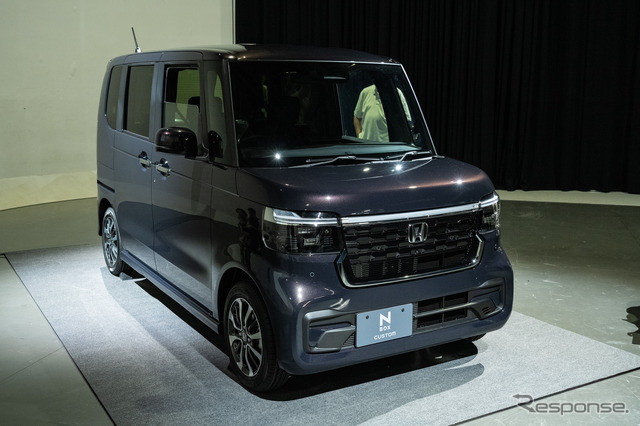 ホンダ N-BOXカスタム 新型