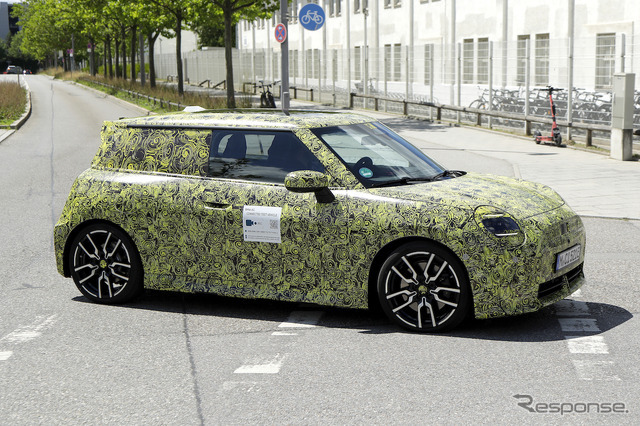 MINI E JCW プロトタイプ（スクープ写真）