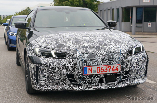 BMW i4 M50 改良新型プロトタイプ（スクープ写真）