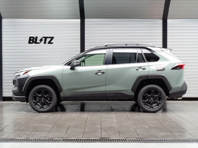 DAMPER ZZ-R SpecDSC Plusリフトアップモデル［98567］TOYOTA RAV4アドベンチャー・オフロードパッケージ用実装例（フロント:+29mm(1.1in)アップ / リア:+26mm(1.0in)アップ）