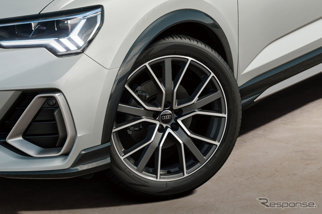アウディ Q3スポーツバック ハイスタイル アウディスポーツ製20インチアルミホイール5 Vスポークマットチタングレーポリッシュト