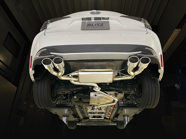 ステンレステールセット（VS）［63563］TOYOTAカローラツーリングハイブリッド用実装例