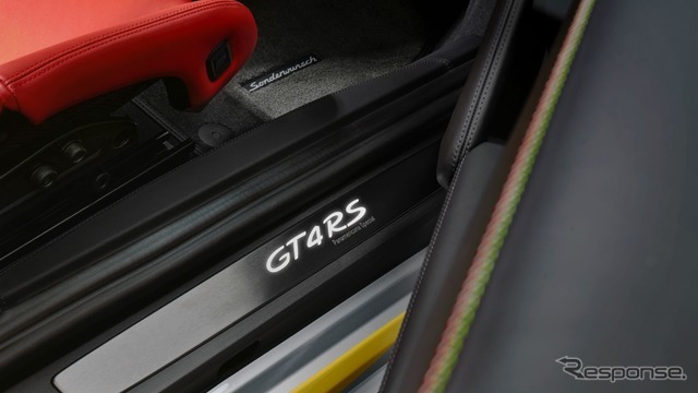ポルシェ 718 ケイマン GT4 RS の「タグ・ホイヤー×ポルシェ」