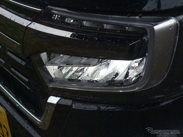 LEDヘッドランプは意匠性は高いが照射能力は平凡だった。