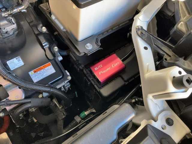 Power Con NA［BPCN03］TOYOTAヴォクシーハイブリッド／ノアハイブリッド用実装例