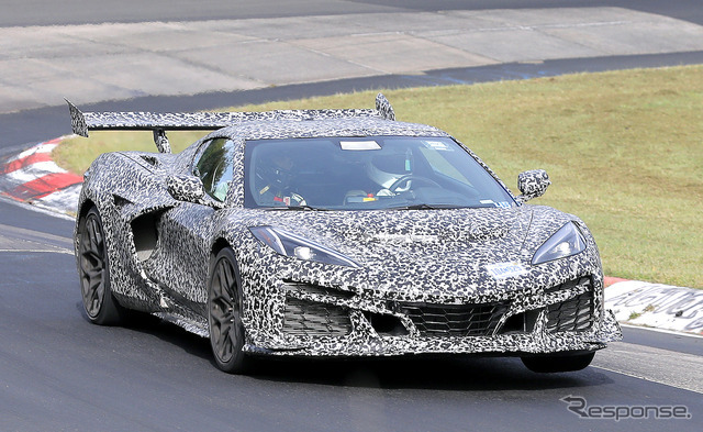 シボレー コルベット ZR1 新型プロトタイプ。ナンバー104M929の車両（スクープ写真）