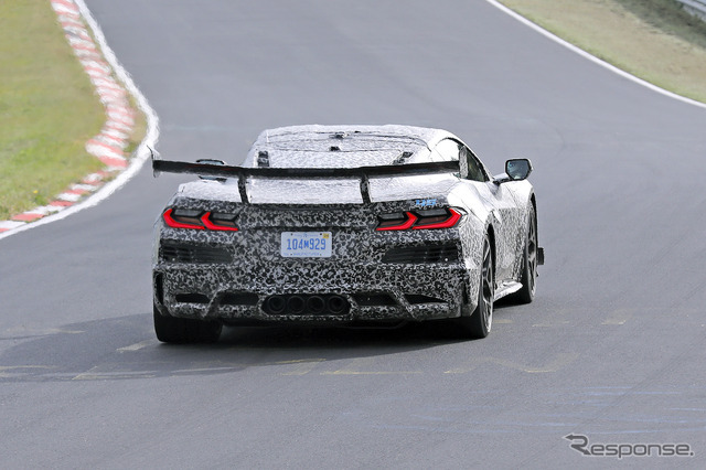 シボレー コルベット ZR1 新型プロトタイプ。ナンバー104M929の車両（スクープ写真）