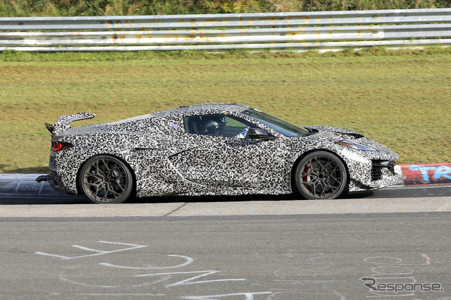 シボレー コルベット ZR1 新型プロトタイプ。ナンバー105M108の車両（スクープ写真）