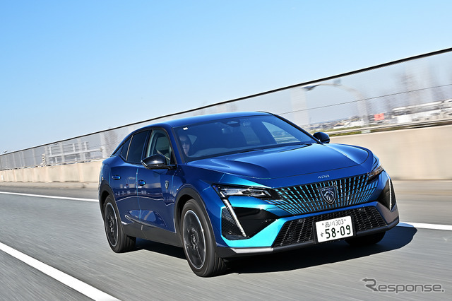 プジョー 408 PHEV