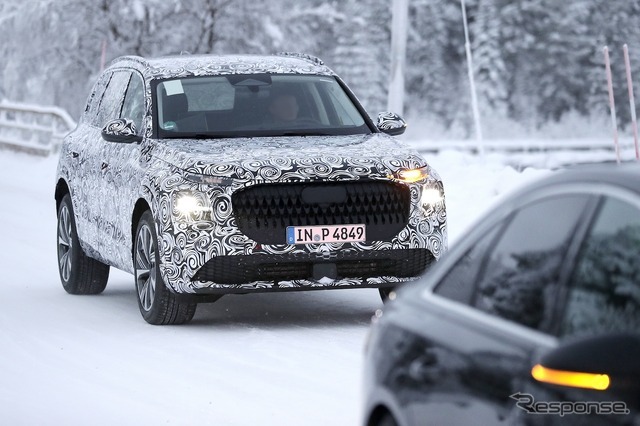 アウディ Q7 次期型と見られるプロトタイプ車両（スクープ写真）