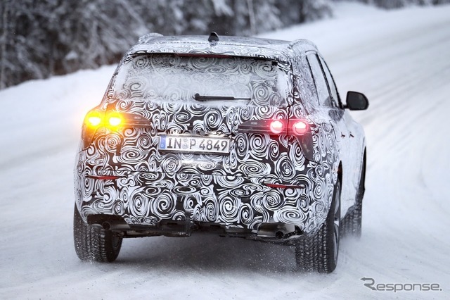 アウディ Q7 次期型と見られるプロトタイプ車両（スクープ写真）