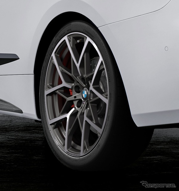 BMW 4シリーズ 改良新型の「Mパフォーマンスパーツ」装着車