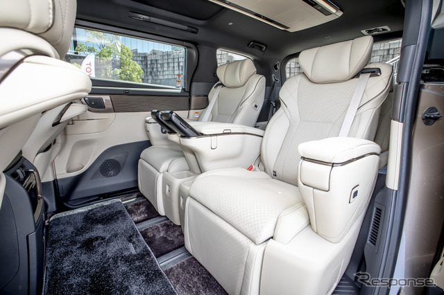 トヨタ アルファード Executive Lounge