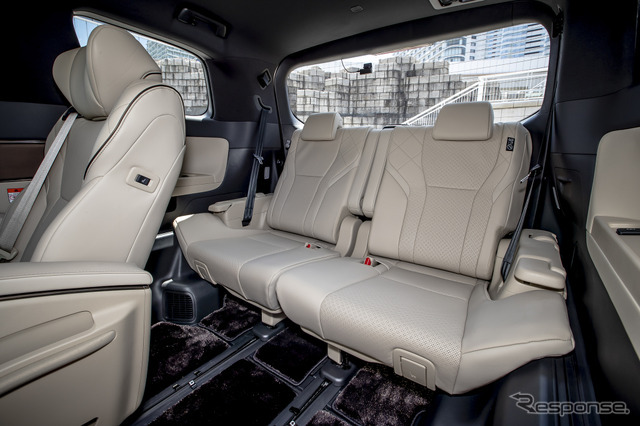 トヨタ アルファード Executive Lounge
