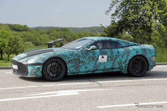 アストンマーティン DBS 後継 V12スーパーカーのプロトタイプ（スクープ写真）