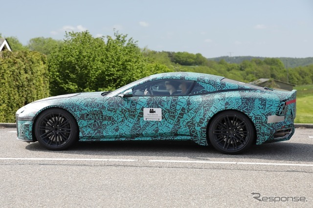 アストンマーティン DBS 後継 V12スーパーカーのプロトタイプ（スクープ写真）