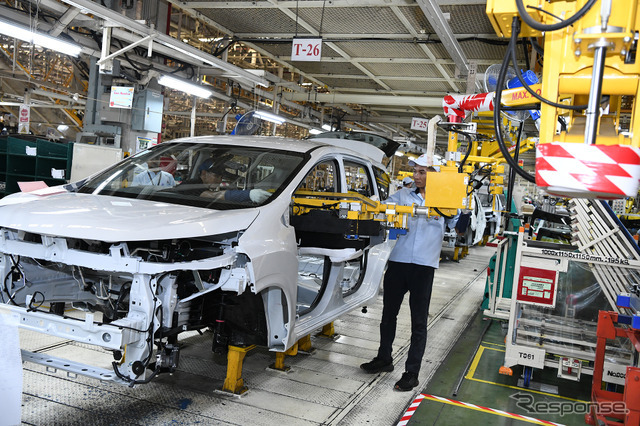 バッテリーが搭載されるエクスパンダーHEV（三菱自動車 ラムチャバン工場）