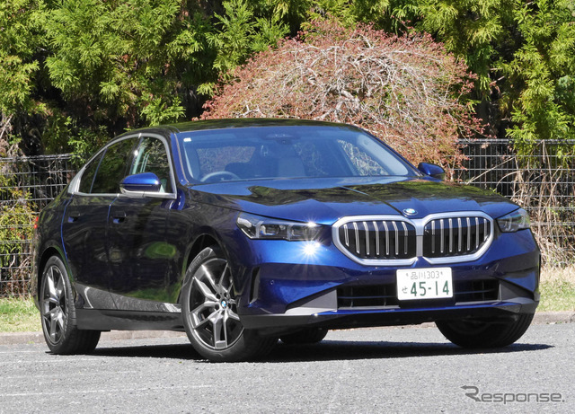 BMW 5シリーズ 新型（523i）