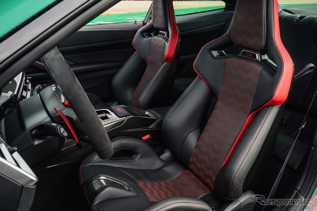 BMW M4 CS 新型