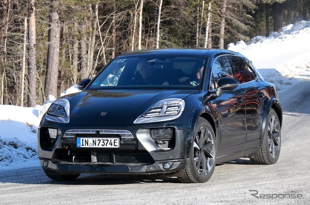 ポルシェ『マカンEV』の姿をしたアウディ 『Q8 e-tron』次期型プロトタイプと思われる車両（スクープ写真）