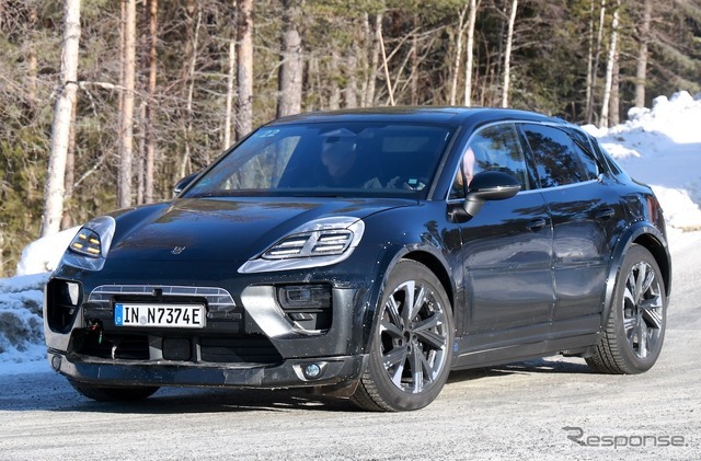 ポルシェ『マカンEV』の姿をしたアウディ 『Q8 e-tron』次期型プロトタイプと思われる車両（スクープ写真）