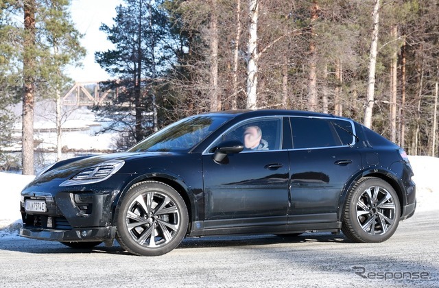 ポルシェ『マカンEV』の姿をしたアウディ 『Q8 e-tron』次期型プロトタイプと思われる車両（スクープ写真）