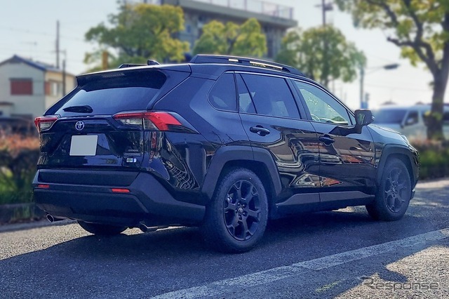 FLEX Z［VSAAG-C1AS3］RAV4ハイブリッド装着例（フロント：60mmダウン / リア：55mmダウン）