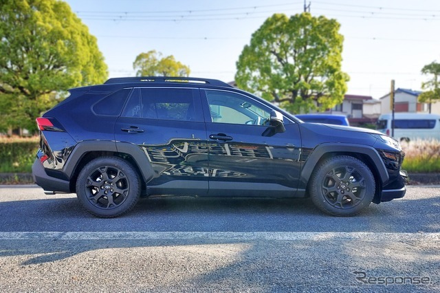 FLEX Z［VSAAG-C1AS3］RAV4ハイブリッド装着例（フロント：60mmダウン / リア：55mmダウン）