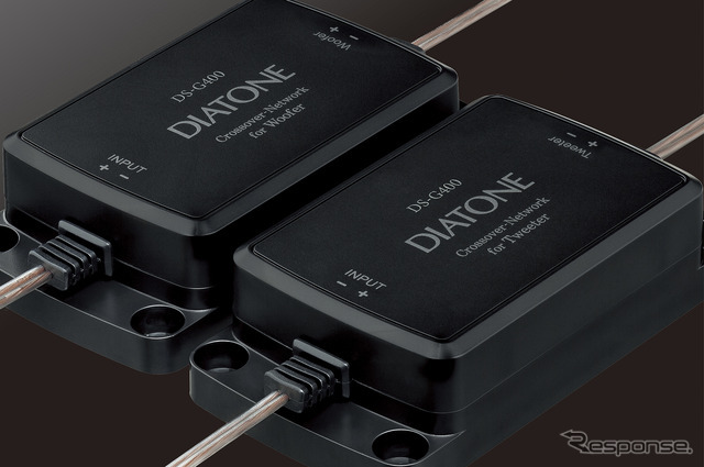 「バイアンプ接続」に対応した「パッシブクロスオーバーネットワーク」の一例（ダイヤトーン・DS-G400）。