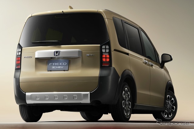 ホンダ・フリード CROSSTAR