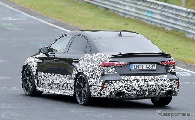 アウディ RS 3 セダン 改良新型プロトタイプ（スクープ写真）