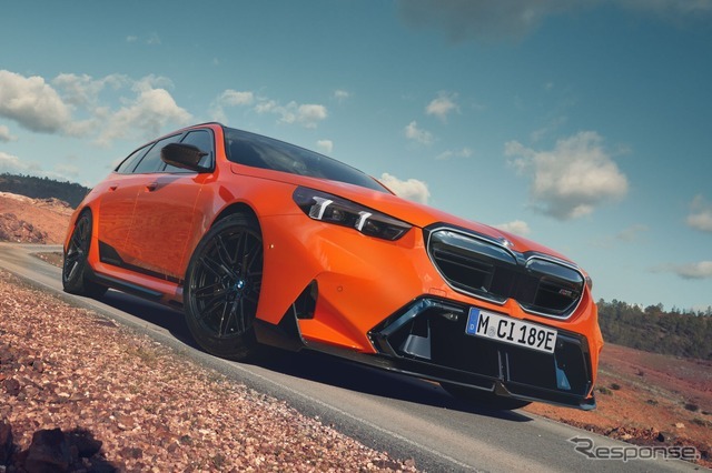 BMWM 5ツーリング 新型の「Mパフォーマンスパーツ」装着車