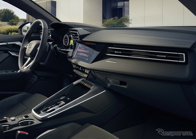 アウディ A3スポーツバック TFSI e 改良新型