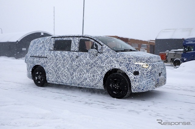 メルセデスベンツ VクラスEV 新型のプロトタイプ
