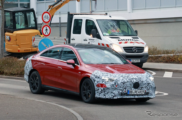 メルセデスベンツ CLA 次期型のプロトタイプ