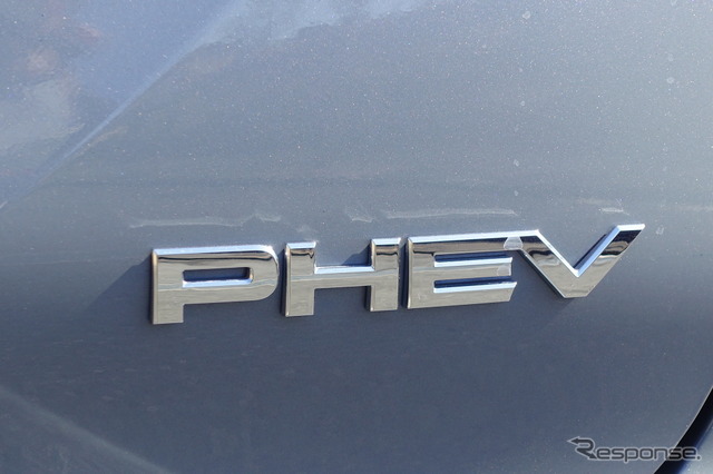 三菱 アウトランダーPHEV