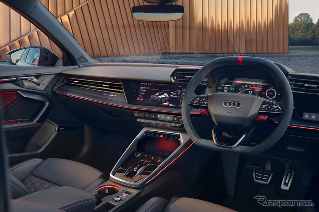 アウディ RS3