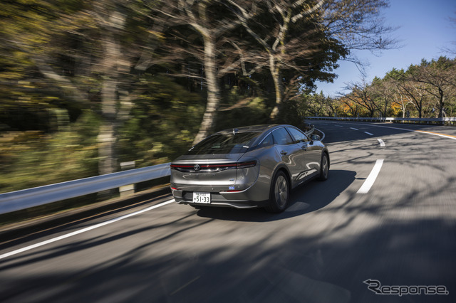 REGNO『GR-XIII TYPE RV』x トヨタ クラウンクロスオーバー