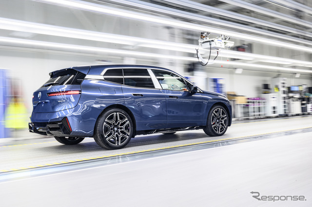 BMW『iX』改良新型の生産をドイツ・ディンゴルフィング工場で開始