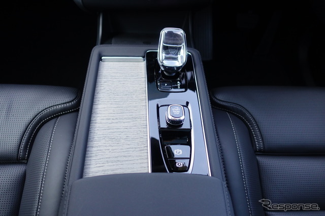 ボルボ XC90 ウルトラT8 AWD PHEV