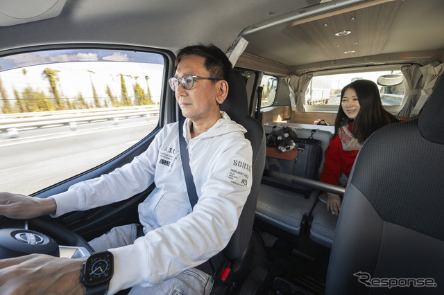 高速道路でも楽々と走れるパワートレインを有す