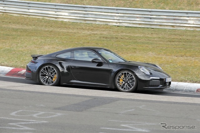 ポルシェ 911ターボS 改良新型のプロトタイプ