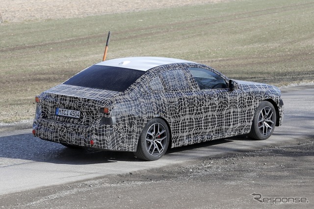 BMW 5シリーズ 改良新型のプロトタイプ